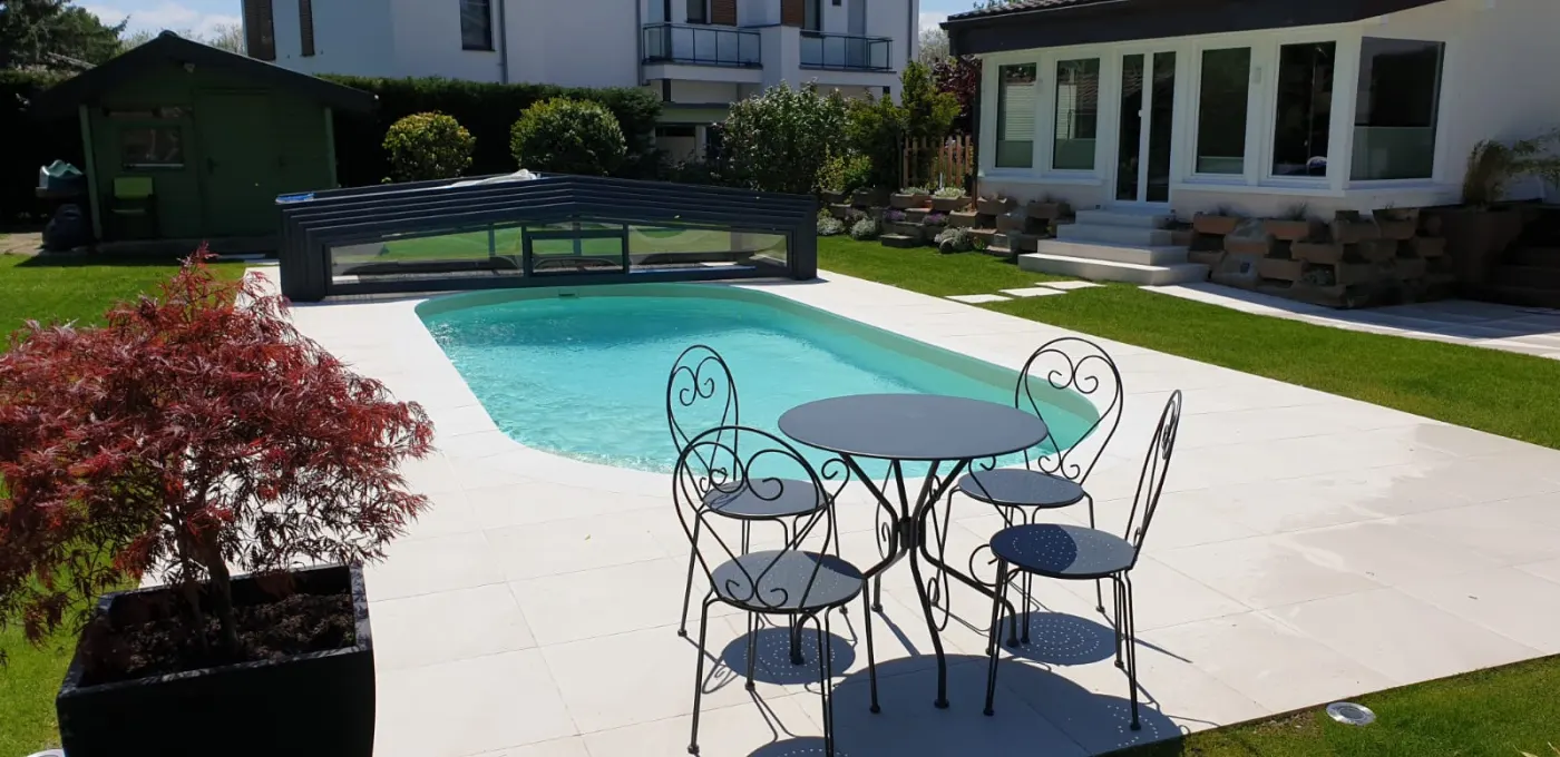 Piscine Waterair ovale avec abri télescopique